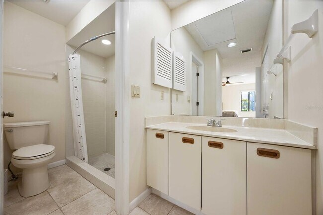 Building Photo - 5370 Myrtle Wood