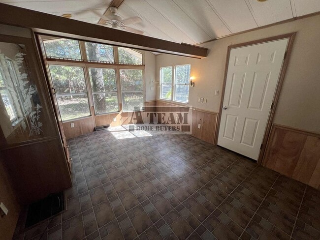Building Photo - Cozy 1 Bedroom 1 Bath Home with Big Yard!