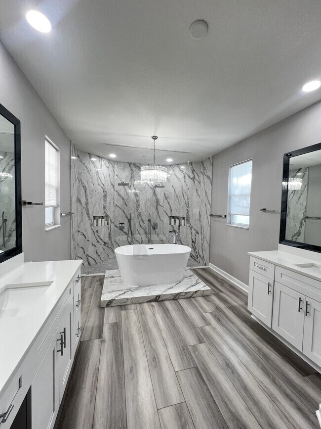 Building Photo - 14120 Reflection Lakes Dr