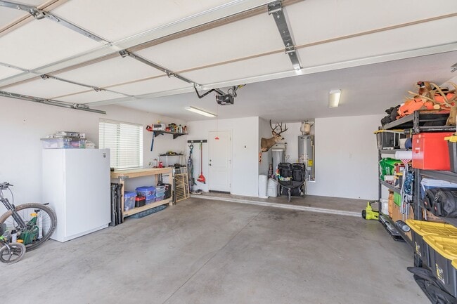 Building Photo - Beautiful 3 Bed 2 Bath Home