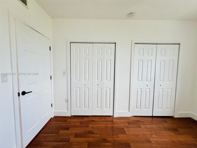 Building Photo - 3500 Coral Wy