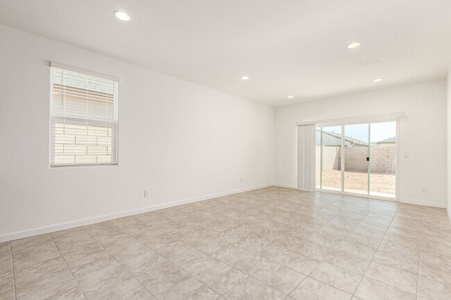 Building Photo - Brand New - Never Lived In 4 Bedroom / 2 B...