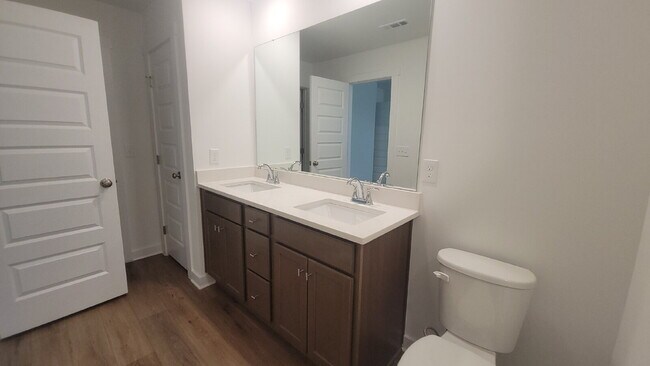 Building Photo - NEW HOME!!!  Section 8 Accepted!!!  "Discover Your Dream Home: Spacious 3-Bedroom Retreat with Gr...