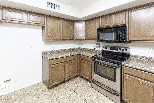 Building Photo - BEAUTIFUL 4 BED 2.5 BATH, OVER 2300SQFT., ...