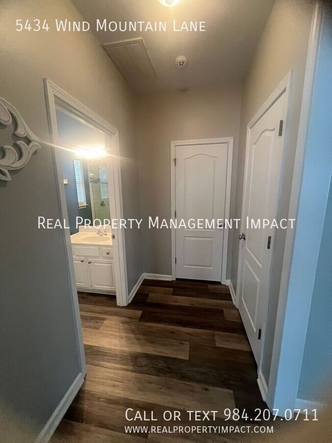 Building Photo - 5434 Wind Mountain Ln