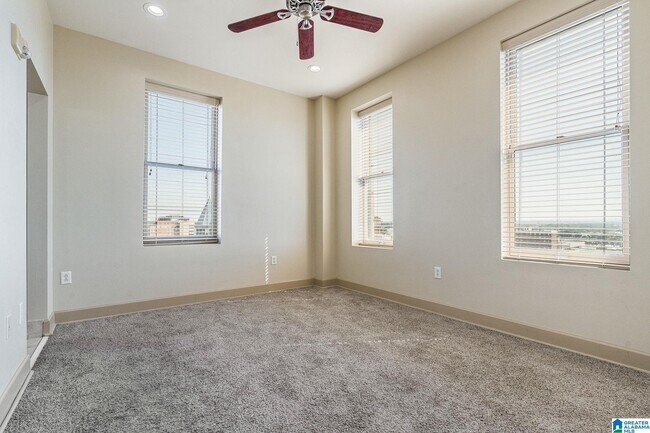 Building Photo - 2024 2nd Ave N