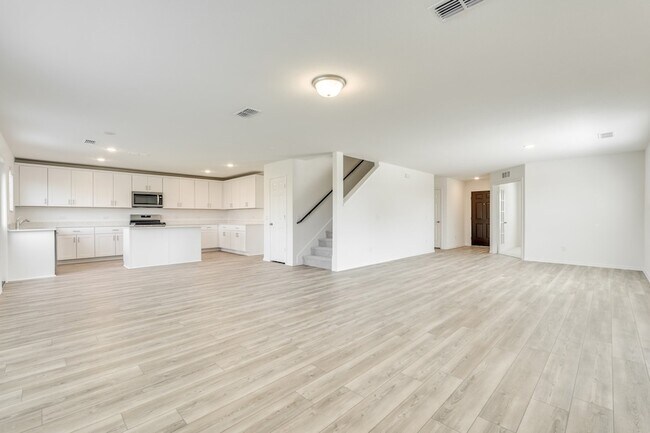 Building Photo - 16048 Isles Dr