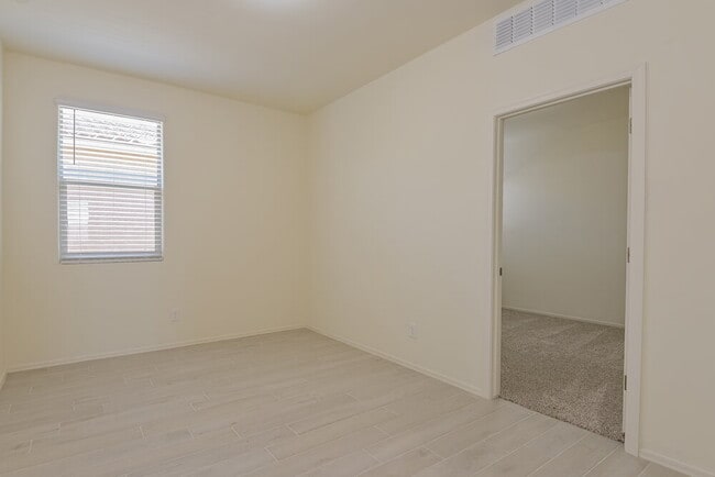 Building Photo - 12174 W Charismatic Dr
