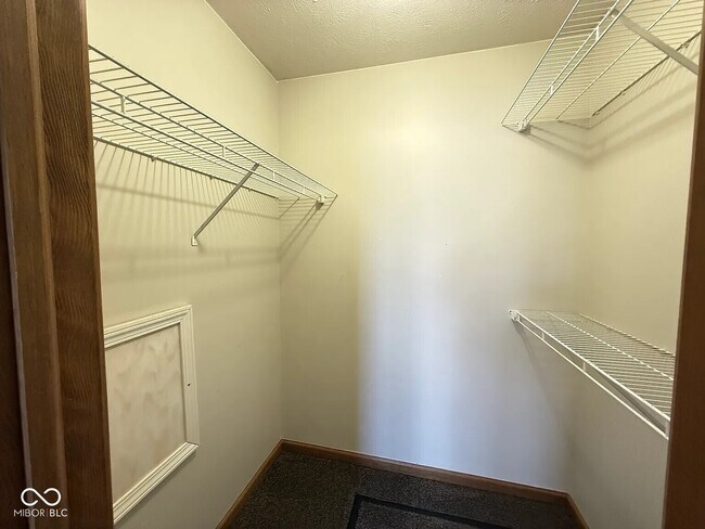 Building Photo - 731 W Gaston Dr