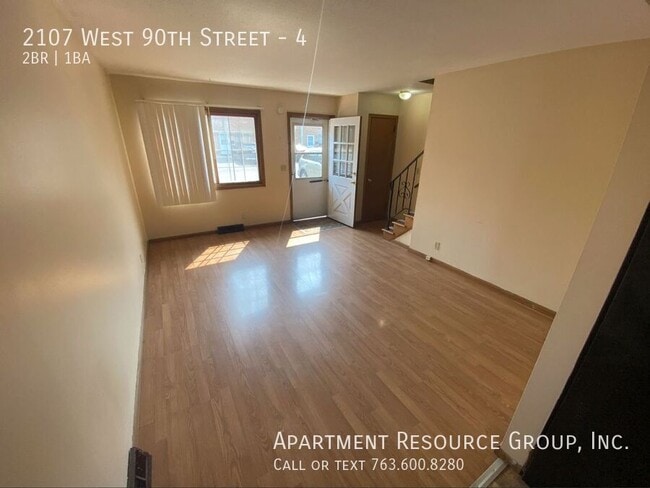 Building Photo - 2107 W 90th St