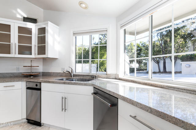 Building Photo - 363 Patrician Way