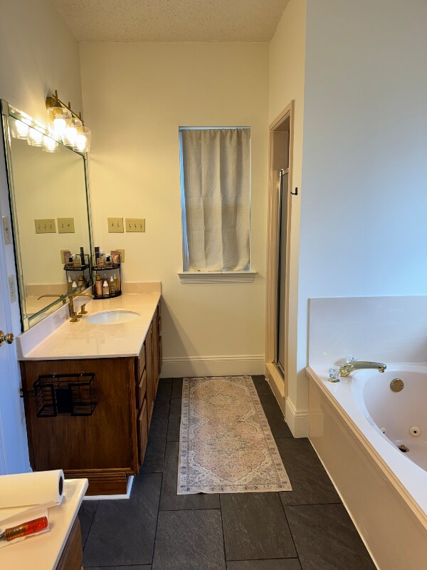 Building Photo - 350 Greenleaves Blvd