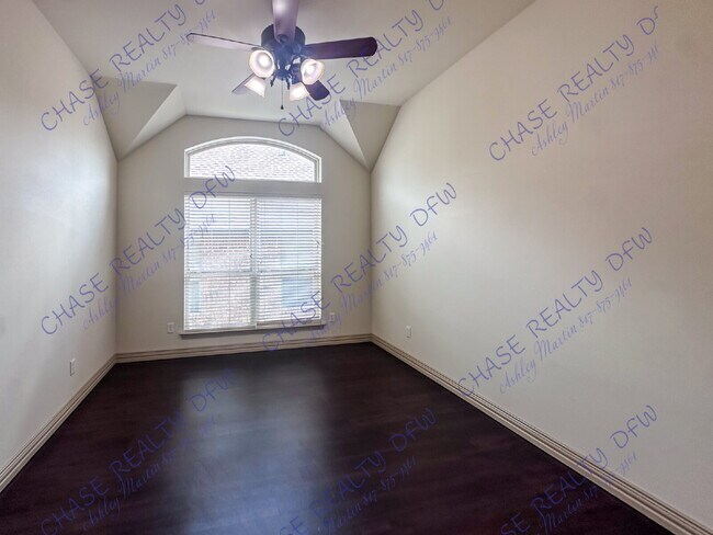 Building Photo - 240 Spyglass Dr
