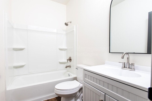 Building Photo - 315 S Green St