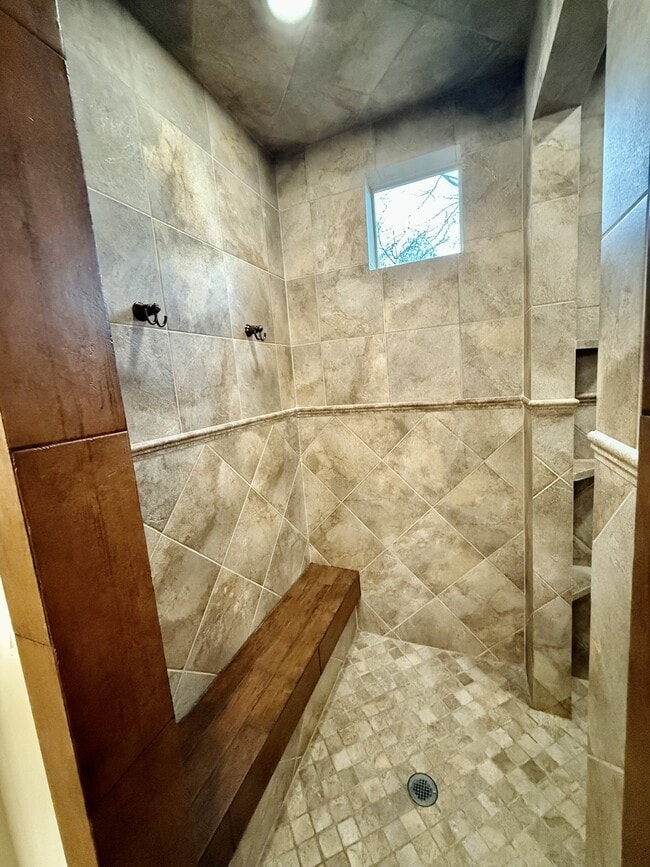 Building Photo - 6819 S Greenfield Way