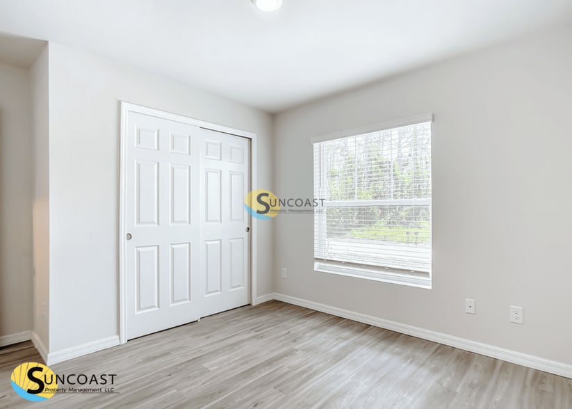 Building Photo - 936 S Apopka Ave