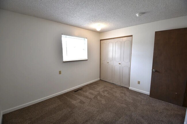 Building Photo - Spacious 2BR/2BA with Fenced Yard in Boulder