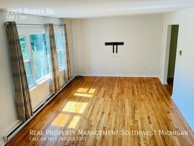 Building Photo - 4 Bedroom Single Family Home