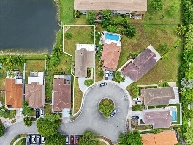 Building Photo - 15376 14th Manor