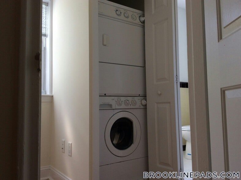 Building Photo - 117 Independence Dr