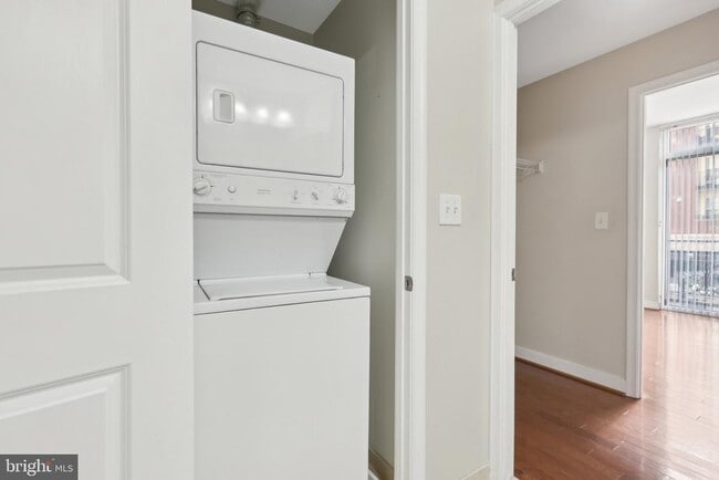 Building Photo - 155 Potomac Passage
