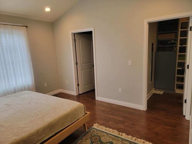 Building Photo - 230 Settlers Pass