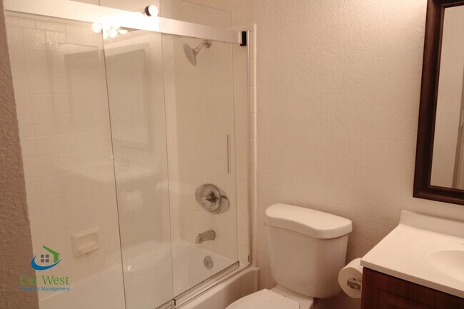 Building Photo - $2775 - ***MOVE IN BONUS - $250 OFF 2nd MO...