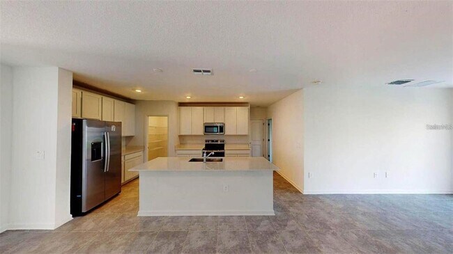 Building Photo - 1618 Reservoir Pl