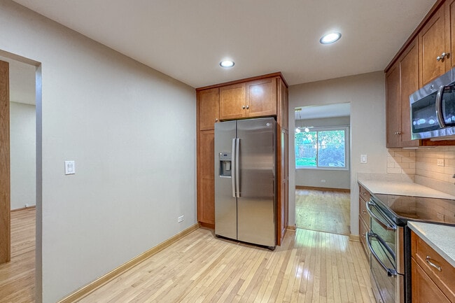 Building Photo - 416 Swallow Ln