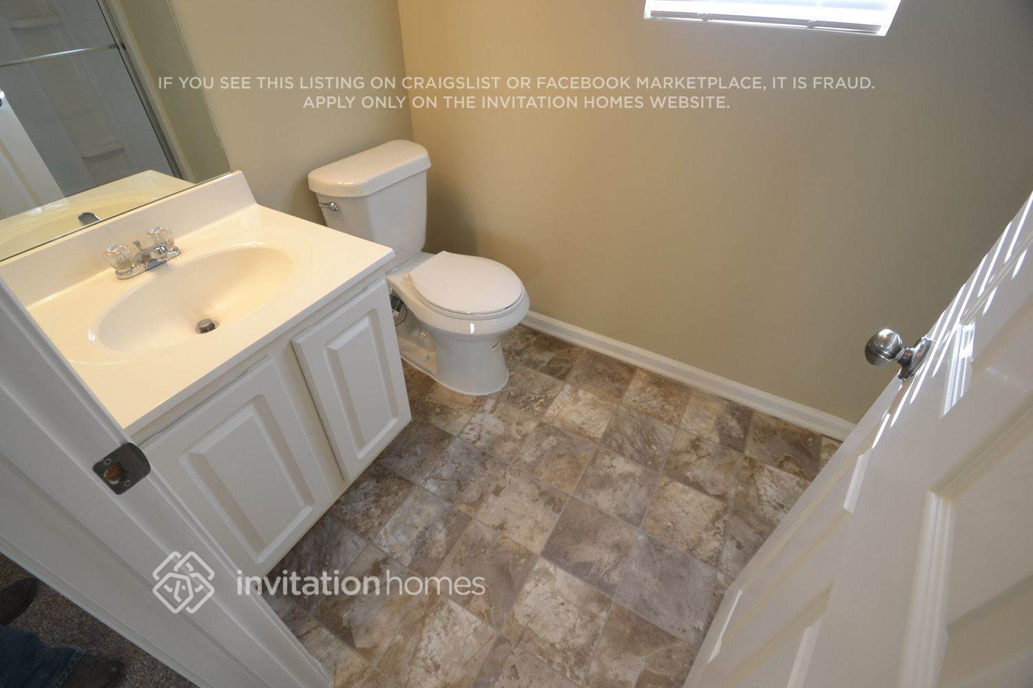 Building Photo - 415 Sureyya Dr