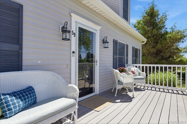 Building Photo - 59 Peconic Ave