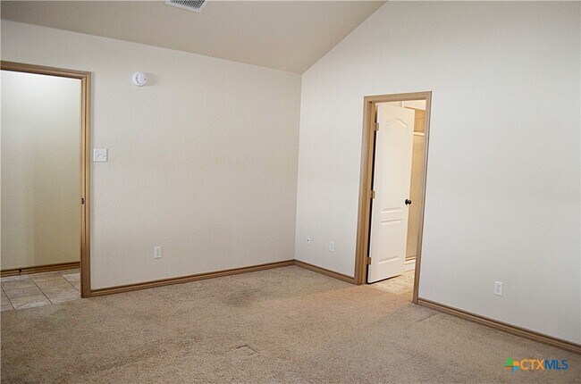 Building Photo - 2501 Joseph Dr