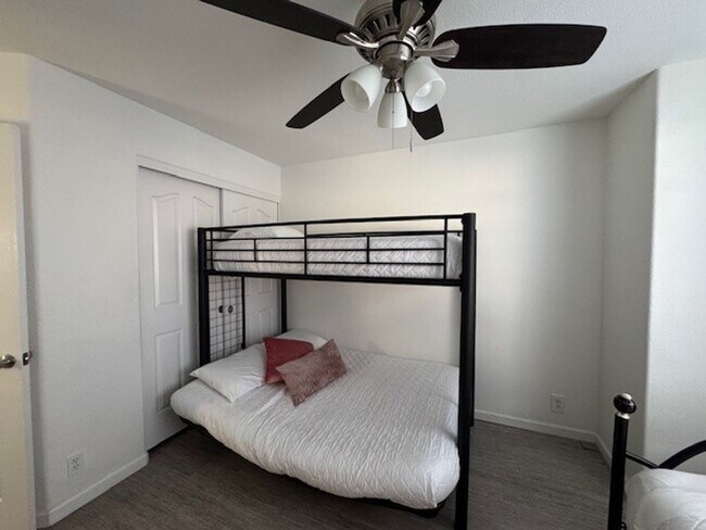 Building Photo - Pool Home with 3Bedrooms +Bonus Room Bullhead Parkway-Desert Foothills Estates- Can Be "Furnished...