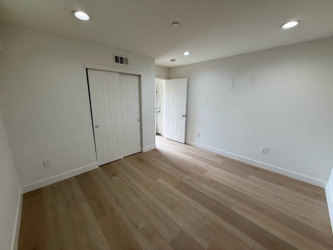 Building Photo - 646 Serrano Ave