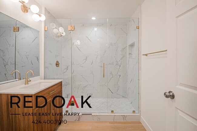 Building Photo - 6738 Independence Ave