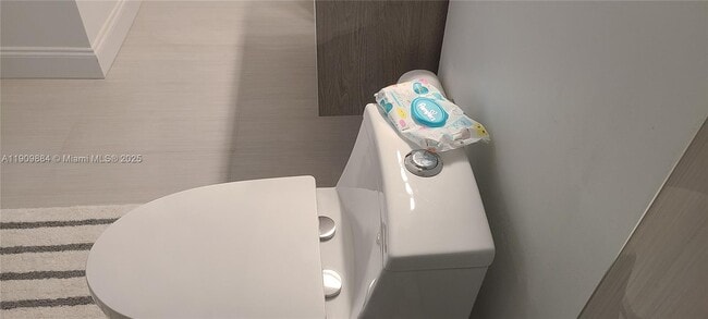 Building Photo - 220 SW 116th Ave