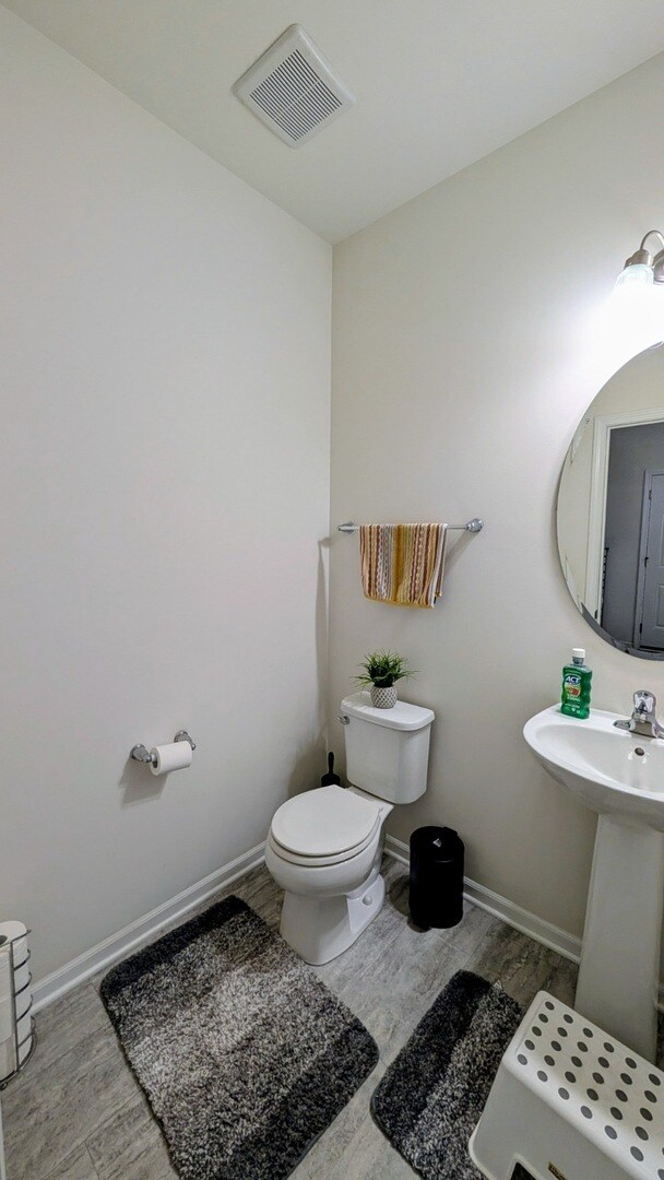 Building Photo - 114 Gala Dr