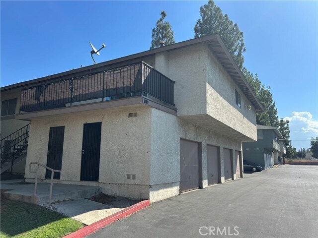 Building Photo - 532 E Lugonia Ave