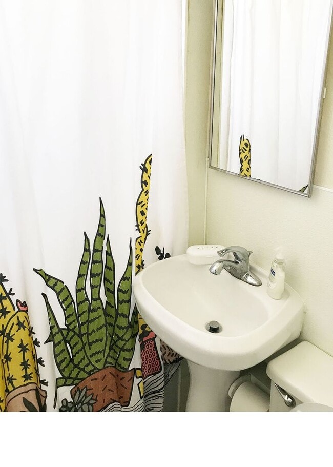 Building Photo - 2811 Glendora Ave