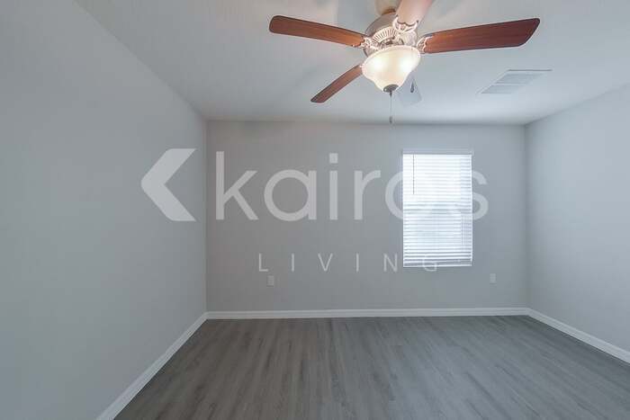 Building Photo - 8669 SW 43rd Ter