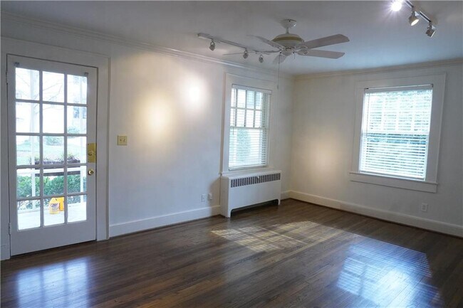 Building Photo - 2544 Peachtree Rd NW