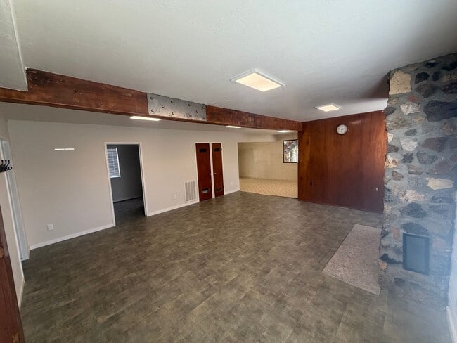 Building Photo - Spacious 4 Bedroom | 3 Bathroom | House in Curtis Park