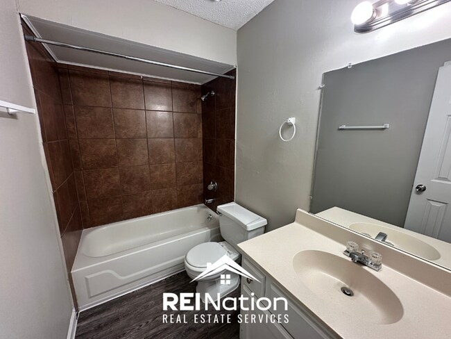 Building Photo - CORDOVA COVE CHARMER! 3BR/2BA | High Ceilings & Brick Fireplace | 2-Car Garage!