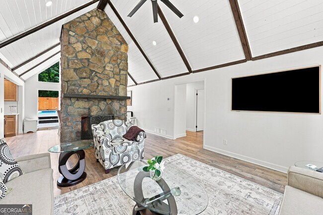 Building Photo - 4225 Twin Rivers Dr
