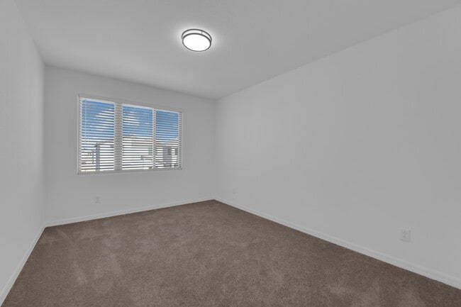 Building Photo - 10263 Estancia Hl St
