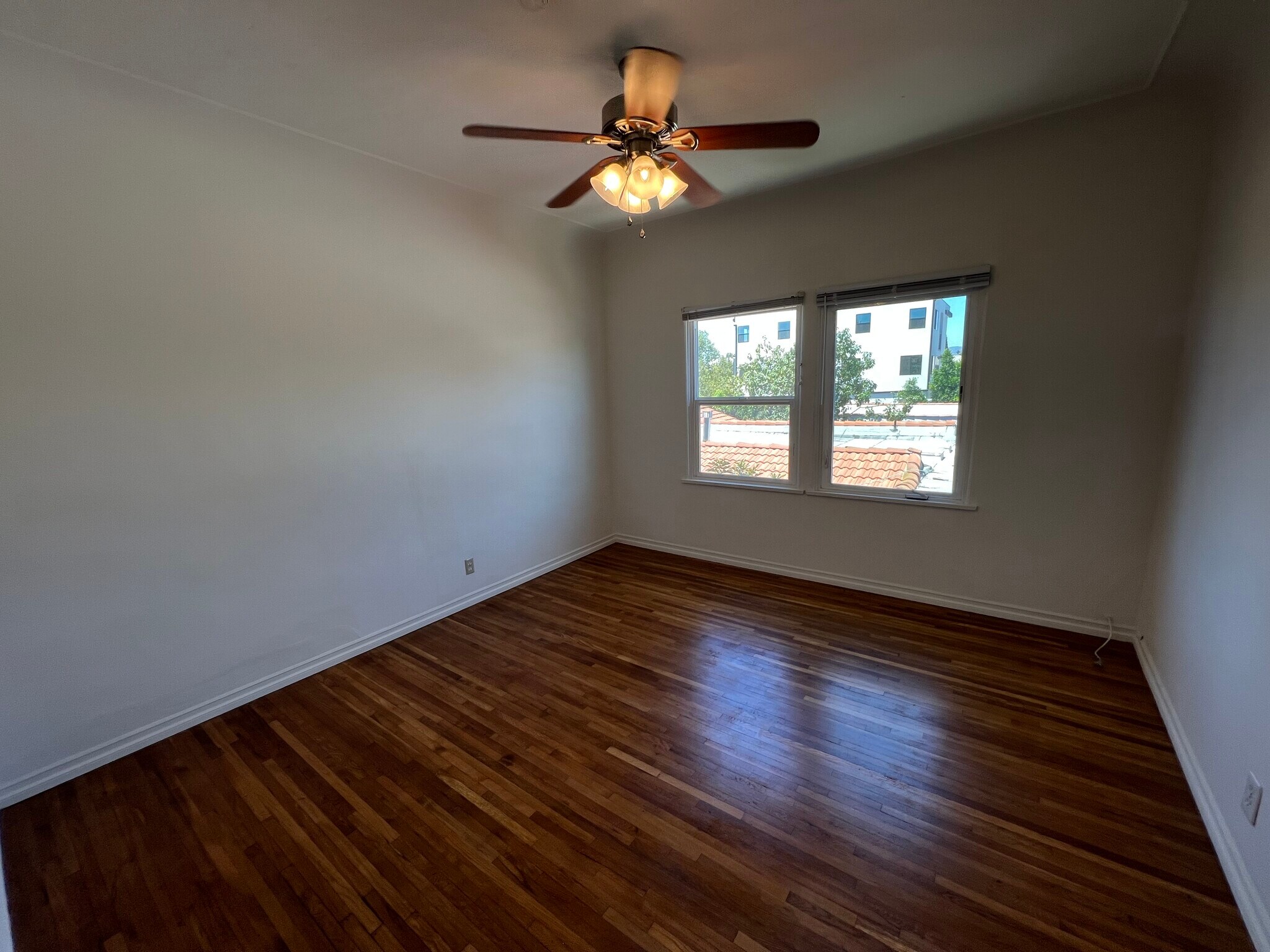 Building Photo - 1874 S Redondo Blvd