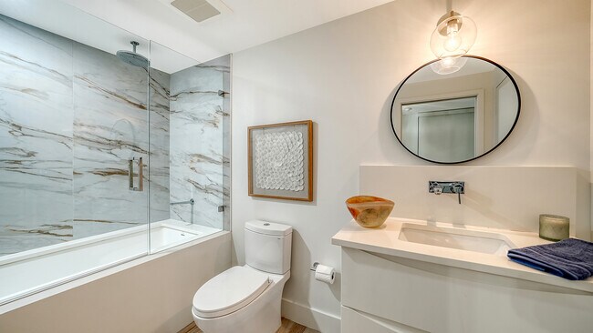 Building Photo - 1932 Harbourside Dr