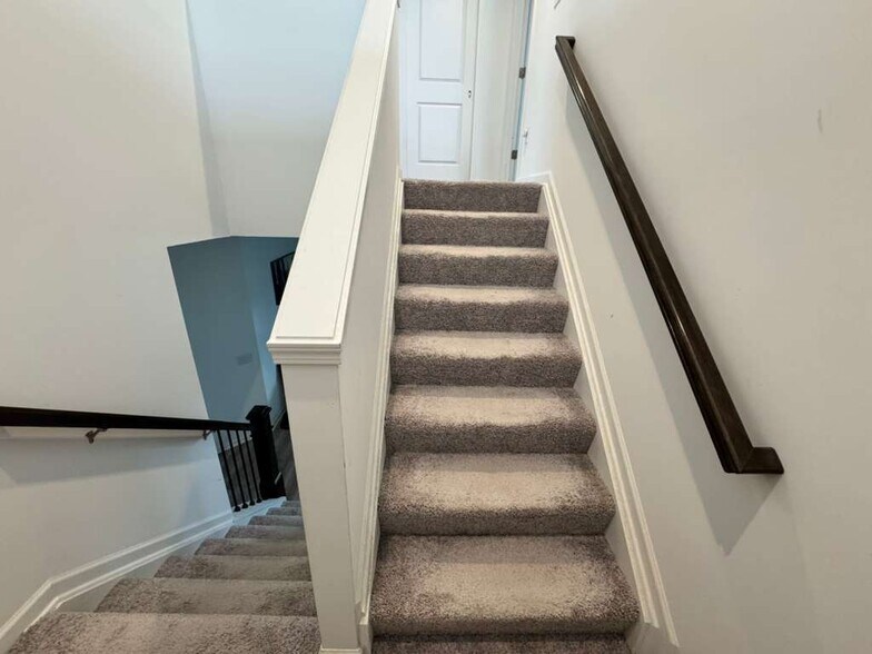 Building Photo - 23828 Pine Valley Dr