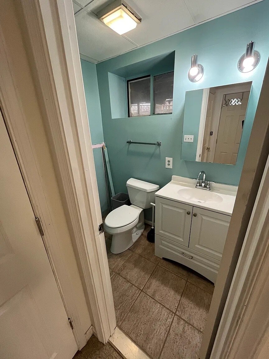 Building Photo - 17101 Clear Creek Dr