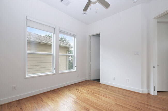 Building Photo - 5711 Kansas St